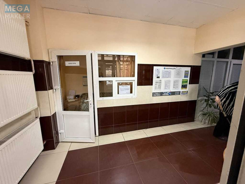 Продаж 3 кімнатної квартири (125/75/15), 3 пов. 17 пов. будинку, <a class="location-link" href="/kiev/" title="Недвижимость Київ">Київ</a>, <a class="location-link" href="/kiev/pecherskij/" title="Недвижимость Печерський район">Печерський р-н</a>, Антоновича вул., 72 (изображение 11)