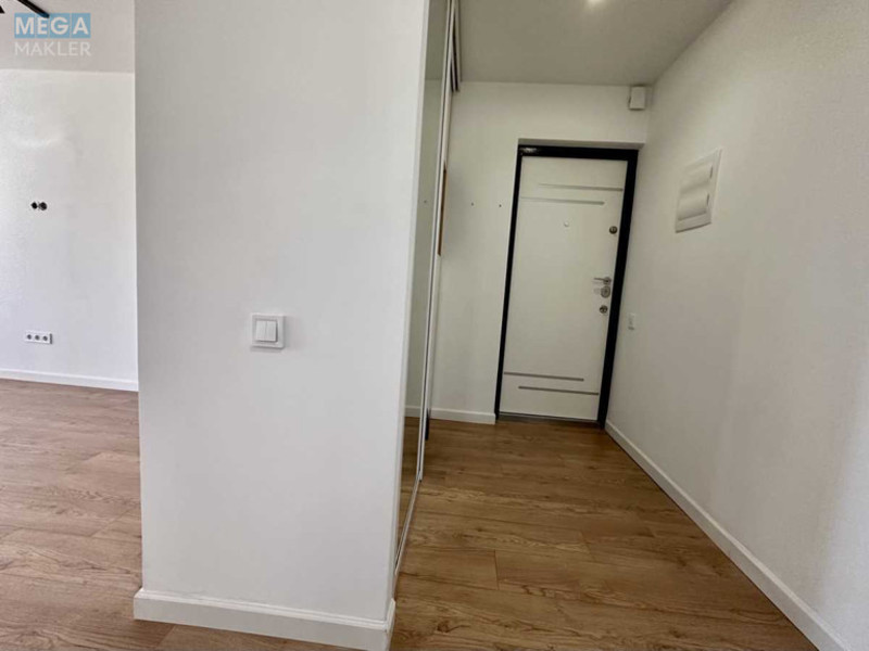 Продаж 4 кімнатної квартири (90/55/12), 4 пов. 18 пов. будинку, <a class="location-link" href="/kiev/" title="Недвижимость Київ">Київ</a>, <a class="location-link" href="/kiev/svyatoshinskij/" title="Недвижимость Святошинський район">Святошинський р-н</a>, Святошинська вул., 4 (изображение 7)