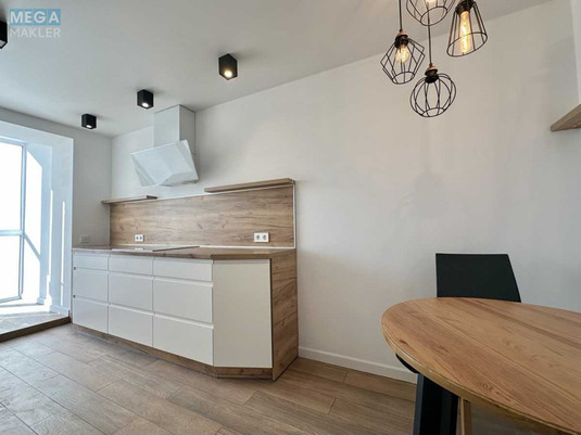 Продаж 4 кімнатної квартири (90/55/12), 4 пов. 18 пов. будинку, <a class="location-link" href="/kiev/" title="Недвижимость Київ">Київ</a>, <a class="location-link" href="/kiev/svyatoshinskij/" title="Недвижимость Святошинський район">Святошинський р-н</a>, Святошинська вул., 4 (изображение 10)