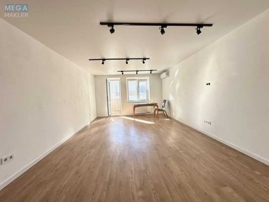 Продаж 4 кімнатної квартири (90/55/12), 4 пов. 18 пов. будинку, <a class="location-link" href="/kiev/" title="Недвижимость Київ">Київ</a>, <a class="location-link" href="/kiev/svyatoshinskij/" title="Недвижимость Святошинський район">Святошинський р-н</a>, Святошинська вул., 4 (изображение 11)