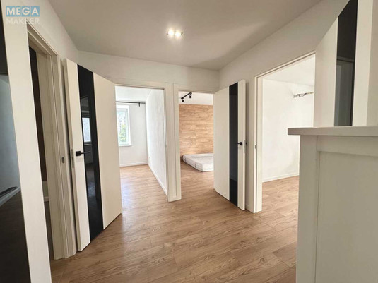 Продаж 4 кімнатної квартири (90/55/12), 4 пов. 18 пов. будинку, <a class="location-link" href="/kiev/" title="Недвижимость Київ">Київ</a>, <a class="location-link" href="/kiev/svyatoshinskij/" title="Недвижимость Святошинський район">Святошинський р-н</a>, Святошинська вул., 4 (изображение 18)