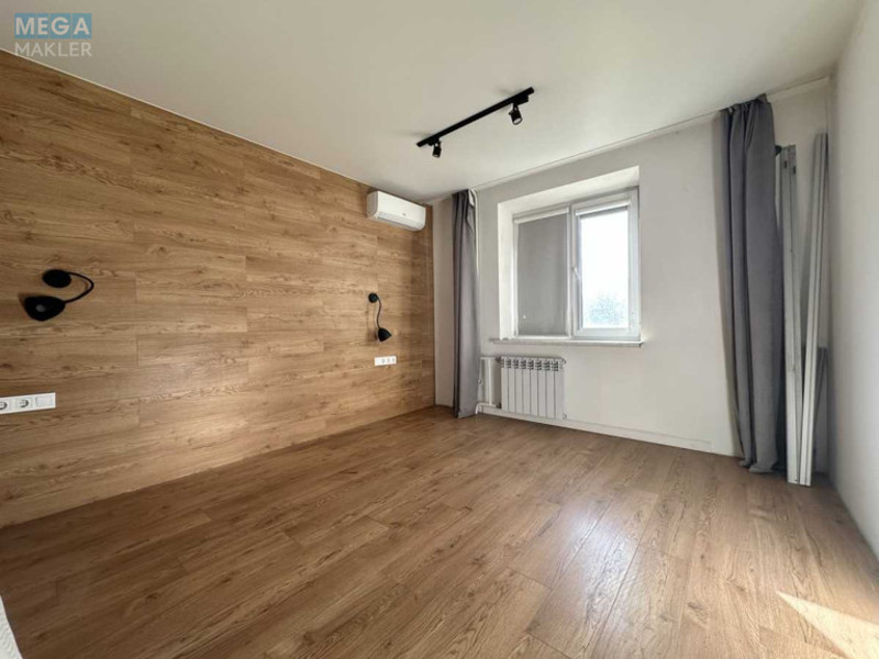 Продаж 4 кімнатної квартири (90/55/12), 4 пов. 18 пов. будинку, <a class="location-link" href="/kiev/" title="Недвижимость Київ">Київ</a>, <a class="location-link" href="/kiev/svyatoshinskij/" title="Недвижимость Святошинський район">Святошинський р-н</a>, Святошинська вул., 4 (изображение 19)
