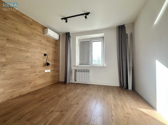 Продаж 4 кімнатної квартири (90/55/12), 4 пов. 18 пов. будинку, <a class="location-link" href="/kiev/" title="Недвижимость Київ">Київ</a>, <a class="location-link" href="/kiev/svyatoshinskij/" title="Недвижимость Святошинський район">Святошинський р-н</a>, Святошинська вул., 4 (изображение 20)