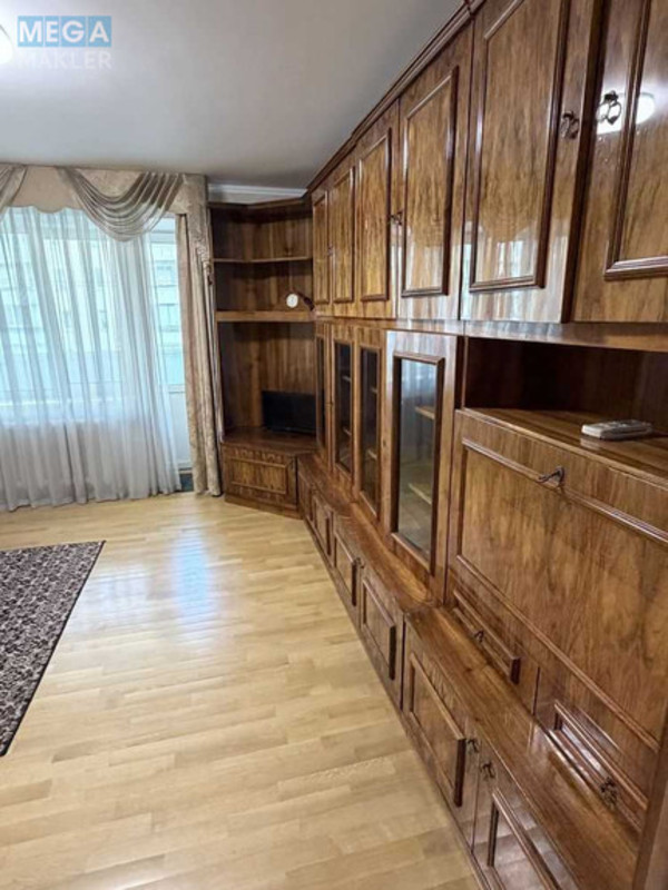 Оренда 3 кімнатної квартири, <a class="location-link" href="/kiev/" title="Недвижимость Київ">Київ</a>, <a class="location-link" href="/kiev/obolonskij/" title="Недвижимость Оболонський район">Оболонський р-н</a>, Вышгородская ул., 4А (изображение 8)