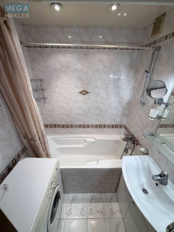Оренда 3 кімнатної квартири, <a class="location-link" href="/kiev/" title="Недвижимость Київ">Київ</a>, <a class="location-link" href="/kiev/obolonskij/" title="Недвижимость Оболонський район">Оболонський р-н</a>, Вышгородская ул., 4А (изображение 13)