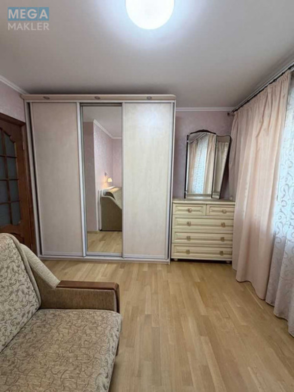 Оренда 3 кімнатної квартири, <a class="location-link" href="/kiev/" title="Недвижимость Київ">Київ</a>, <a class="location-link" href="/kiev/obolonskij/" title="Недвижимость Оболонський район">Оболонський р-н</a>, Вышгородская ул., 4А (изображение 16)