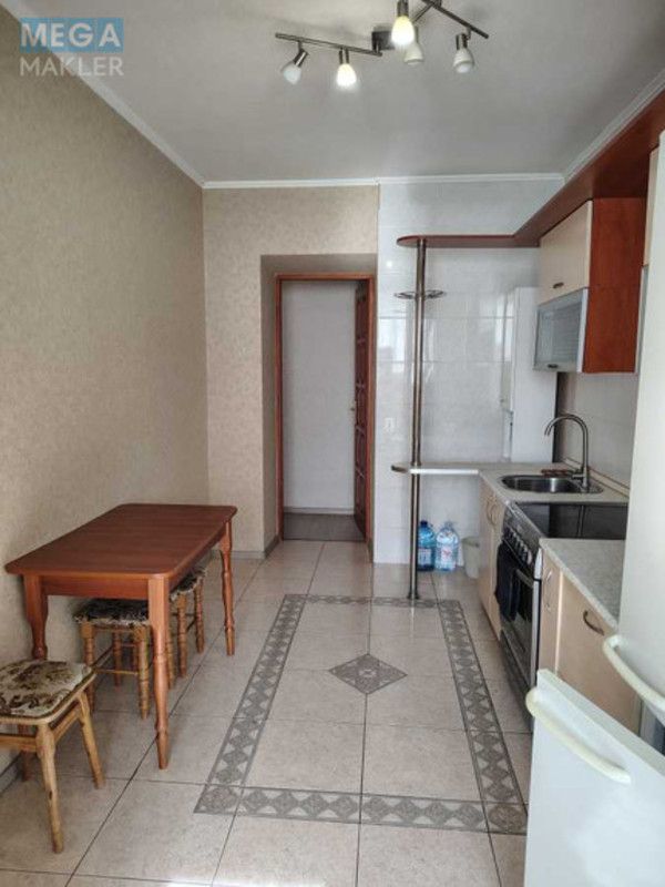 Оренда 1 кімнатної квартири, <a class="location-link" href="/kiev/" title="Недвижимость Київ">Київ</a>, <a class="location-link" href="/kiev/pecherskij/" title="Недвижимость Печерський район">Печерський р-н</a>, Старонаводницька вул., 8а (изображение 6)
