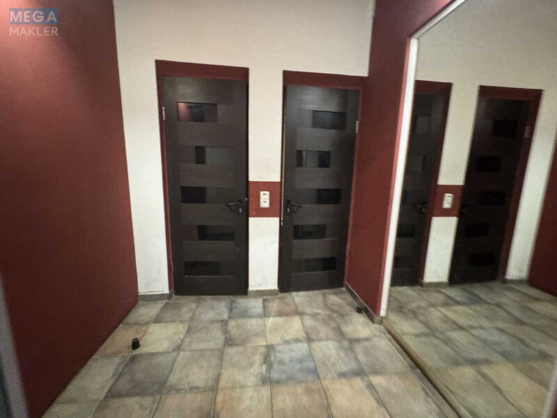 Продаж окремої будівлі/побудови, 1&nbsp;432&nbsp;кв.м, <a class="location-link" href="/chernovtsi/" title="Недвижимость Чернівці">Чернівці</a>, <a class="location-link" href="/chernovtsi/shevchenkovskij/" title="Недвижимость Шевченківський район">Шевченківський р-н</a>, вул. Залозецького, 97Б (изображение 4)