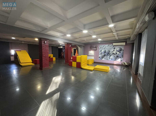 Продаж окремої будівлі/побудови, 1&nbsp;432&nbsp;кв.м, <a class="location-link" href="/chernovtsi/" title="Недвижимость Чернівці">Чернівці</a>, <a class="location-link" href="/chernovtsi/shevchenkovskij/" title="Недвижимость Шевченківський район">Шевченківський р-н</a>, вул. Залозецького, 97Б (изображение 7)