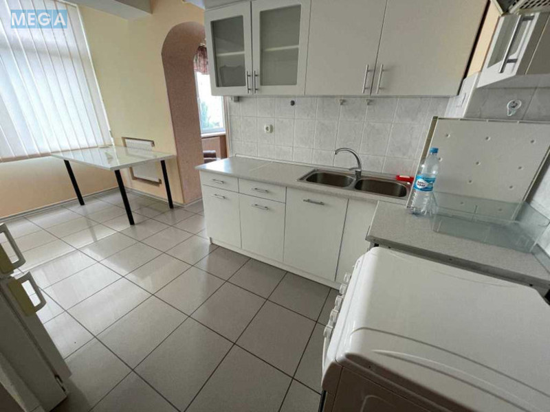 Оренда 3 кімнатної квартири, <a class="location-link" href="/kiev/" title="Недвижимость Київ">Київ</a>, <a class="location-link" href="/kiev/shevchenkovskij/" title="Недвижимость Шевченківський район">Шевченківський р-н</a>, Герцена вул., 18/20 (изображение 11)
