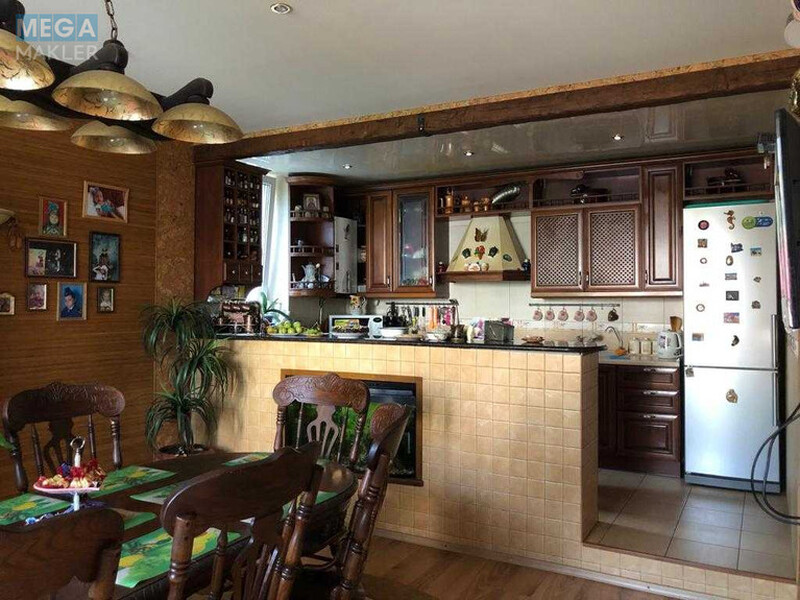 Продаж дома, 3&nbsp;поверху, 320&nbsp;кв.м, 5&nbsp;кімнат, ділянка 15&nbsp;соток, <a class="location-link" href="/dnepropetrovsk/" title="Недвижимость Дніпра">Дніпро</a>, академика Вавилова (изображение 2)