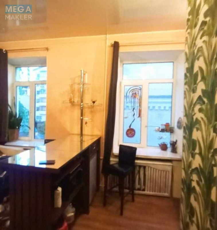 Продаж 1 кімнатної квартири (32/?/6), 3 пов. 4 пов. будинку, <a class="location-link" href="/kiev/" title="Недвижимость Київ">Київ</a>, <a class="location-link" href="/kiev/podolskij/" title="Недвижимость Подільський район">Подільський р-н</a>, Контрактовая пл. (изображение 12)