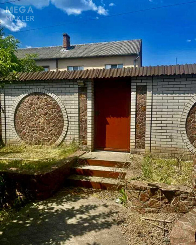 Продаж дома, 2&nbsp;поверху, 650&nbsp;кв.м, 8&nbsp;кімнат, ділянка 10&nbsp;соток, <a class="location-link" href="/stoyanka/" title="Недвижимость Стоянка">Стоянка</a>, Ленина, 1 (изображение 2)