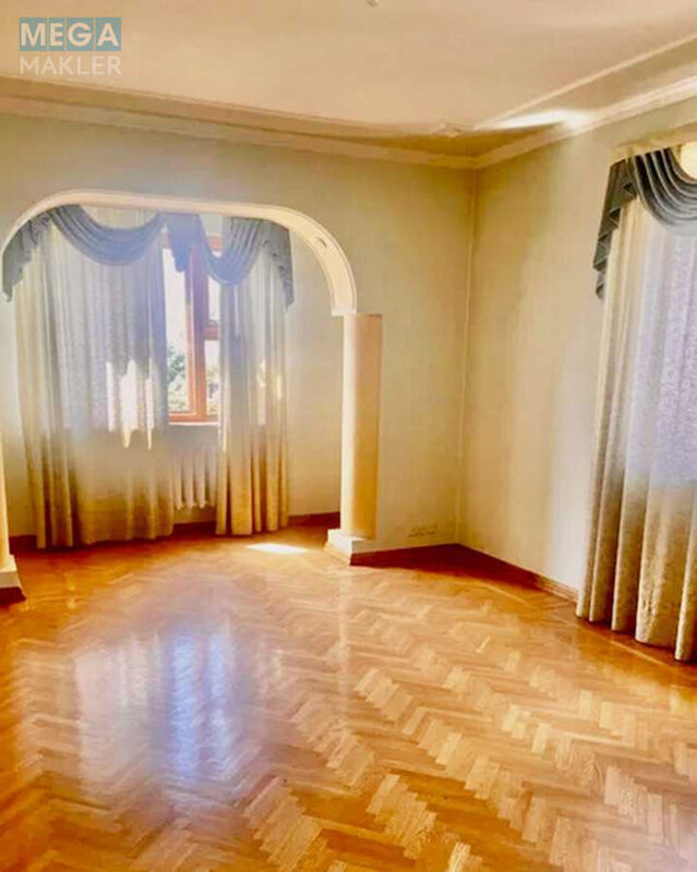 Продаж дома, 2&nbsp;поверху, 650&nbsp;кв.м, 8&nbsp;кімнат, ділянка 10&nbsp;соток, <a class="location-link" href="/stoyanka/" title="Недвижимость Стоянка">Стоянка</a>, Ленина, 1 (изображение 11)