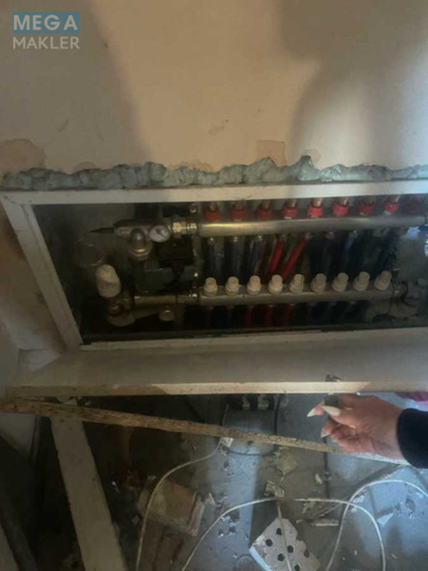 Продаж дома, 4&nbsp;поверху, 400&nbsp;кв.м, 8&nbsp;кімнат, ділянка 3&nbsp;сотки, <a class="location-link" href="/kiev/" title="Недвижимость Київ">Київ</a>, <a class="location-link" href="/kiev/svyatoshinskij/" title="Недвижимость Святошинський район">Святошинський р-н</a>, Синьоозерна вул., 1 (изображение 7)
