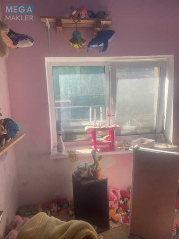 Продаж дома, 4&nbsp;поверху, 400&nbsp;кв.м, 8&nbsp;кімнат, ділянка 3&nbsp;сотки, <a class="location-link" href="/kiev/" title="Недвижимость Київ">Київ</a>, <a class="location-link" href="/kiev/svyatoshinskij/" title="Недвижимость Святошинський район">Святошинський р-н</a>, Синьоозерна вул., 1 (изображение 11)