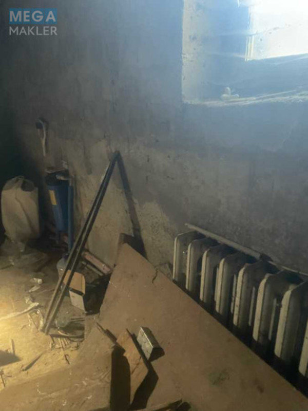 Продаж дома, 4&nbsp;поверху, 400&nbsp;кв.м, 8&nbsp;кімнат, ділянка 3&nbsp;сотки, <a class="location-link" href="/kiev/" title="Недвижимость Київ">Київ</a>, <a class="location-link" href="/kiev/svyatoshinskij/" title="Недвижимость Святошинський район">Святошинський р-н</a>, Синьоозерна вул., 1 (изображение 14)