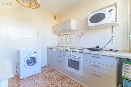 Продаж 3 кімнатної квартири (68/43,6/8), 15 пов. 16 пов. будинку, <a class="location-link" href="/kiev/" title="Недвижимость Київ">Київ</a>, <a class="location-link" href="/kiev/goloseevskij/" title="Недвижимость Голосіївський район">Голосіївський р-н</a>, Маршала Якубовського вул., 5 (изображение 4)