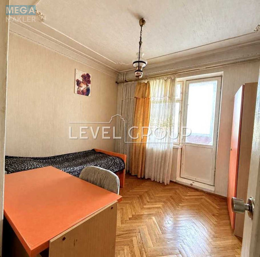 Продаж 3 кімнатної квартири (68/42/7), 5 пов. 9 пов. будинку, <a class="location-link" href="/kiev/" title="Недвижимость Київ">Київ</a>, <a class="location-link" href="/kiev/goloseevskij/" title="Недвижимость Голосіївський район">Голосіївський р-н</a>, Лятошинського вул., 8а (изображение 3)