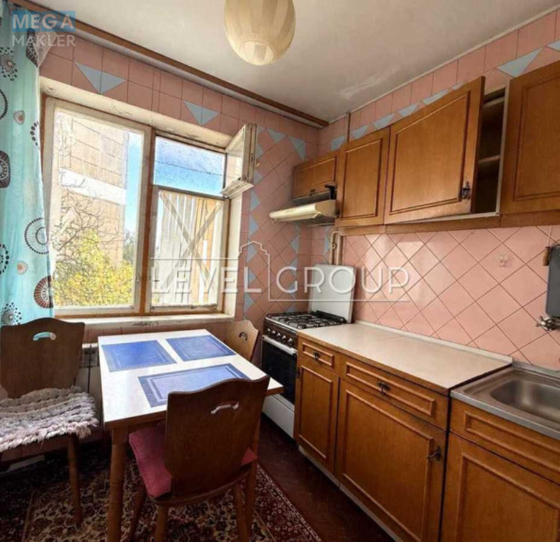Продаж 3 кімнатної квартири (68/42/7), 5 пов. 9 пов. будинку, <a class="location-link" href="/kiev/" title="Недвижимость Київ">Київ</a>, <a class="location-link" href="/kiev/goloseevskij/" title="Недвижимость Голосіївський район">Голосіївський р-н</a>, Лятошинського вул., 8а (изображение 8)