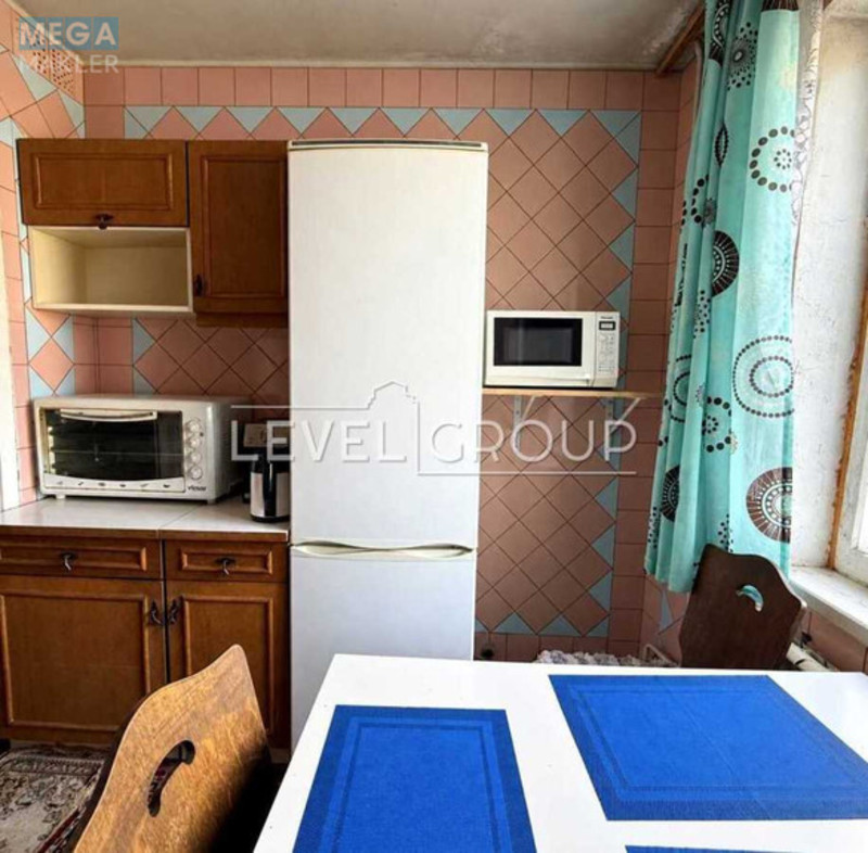 Продаж 3 кімнатної квартири (68/42/7), 5 пов. 9 пов. будинку, <a class="location-link" href="/kiev/" title="Недвижимость Київ">Київ</a>, <a class="location-link" href="/kiev/goloseevskij/" title="Недвижимость Голосіївський район">Голосіївський р-н</a>, Лятошинського вул., 8а (изображение 10)