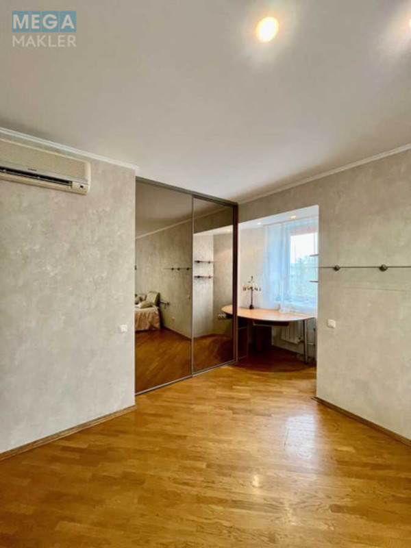 Продаж 2 кімнатної квартири (81/40/18), 8 пов. 13 пов. будинку, <a class="location-link" href="/kiev/" title="Недвижимость Київ">Київ</a>, <a class="location-link" href="/kiev/obolonskij/" title="Недвижимость Оболонський район">Оболонський р-н</a>, Маршала Тимошенка вул., 13а (изображение 6)