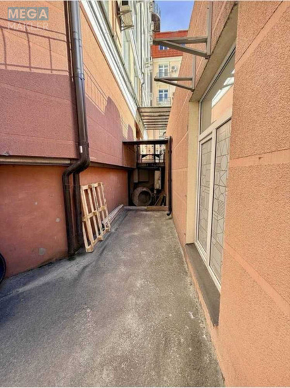 Продаж окремої будівлі/побудови, 345,90&nbsp;кв.м, <a class="location-link" href="/kiev/" title="Недвижимость Київ">Київ</a>, <a class="location-link" href="/kiev/shevchenkovskij/" title="Недвижимость Шевченківський район">Шевченківський р-н</a>, Глубочицкая ул., 40 (изображение 14)
