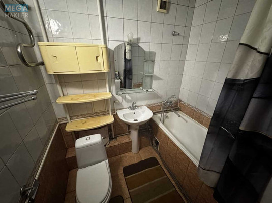 Оренда 3 кімнатної квартири, <a class="location-link" href="/kiev/" title="Недвижимость Київ">Київ</a>, <a class="location-link" href="/kiev/shevchenkovskij/" title="Недвижимость Шевченківський район">Шевченківський р-н</a>, Дегтяревская ул., 11 (изображение 4)