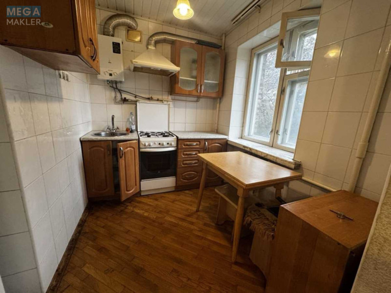 Оренда 3 кімнатної квартири, <a class="location-link" href="/kiev/" title="Недвижимость Київ">Київ</a>, <a class="location-link" href="/kiev/shevchenkovskij/" title="Недвижимость Шевченківський район">Шевченківський р-н</a>, Дегтяревская ул., 11 (изображение 6)