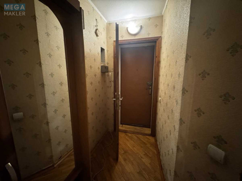 Оренда 3 кімнатної квартири, <a class="location-link" href="/kiev/" title="Недвижимость Київ">Київ</a>, <a class="location-link" href="/kiev/shevchenkovskij/" title="Недвижимость Шевченківський район">Шевченківський р-н</a>, Дегтяревская ул., 11 (изображение 12)