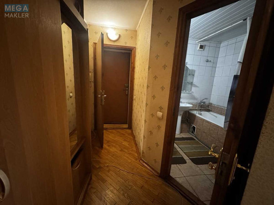 Оренда 3 кімнатної квартири, <a class="location-link" href="/kiev/" title="Недвижимость Київ">Київ</a>, <a class="location-link" href="/kiev/shevchenkovskij/" title="Недвижимость Шевченківський район">Шевченківський р-н</a>, Дегтяревская ул., 11 (изображение 18)