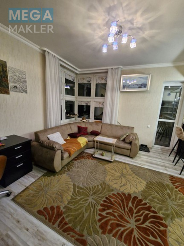 Оренда 3 кімнатної квартири, люкс, <a class="location-link" href="/kiev/" title="Недвижимость Київ">Київ</a>, <a class="location-link" href="/kiev/shevchenkovskij/" title="Недвижимость Шевченківський район">Шевченківський р-н</a>, білоруська 3 ( <img src="https://megamakler.com.ua/metro/00ff00.gif" alt="" class="metro" /> м. Лукьяновская, 3мин ) (изображение 3)