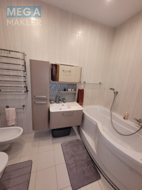 Оренда 3 кімнатної квартири, люкс, <a class="location-link" href="/kiev/" title="Недвижимость Київ">Київ</a>, <a class="location-link" href="/kiev/shevchenkovskij/" title="Недвижимость Шевченківський район">Шевченківський р-н</a>, білоруська 3 ( <img src="https://megamakler.com.ua/metro/00ff00.gif" alt="" class="metro" /> м. Лукьяновская, 3мин ) (изображение 14)