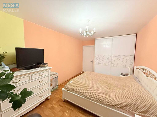 Продаж 1 кімнатної квартири (35/16,2/8,5), 3 пов. 16 пов. будинку, <a class="location-link" href="/kiev/" title="Недвижимость Київ">Київ</a>, <a class="location-link" href="/kiev/obolonskij/" title="Недвижимость Оболонський район">Оболонський р-н</a>, Оболонський просп., 14А (изображение 2)