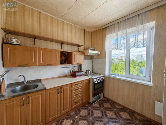 Продаж 3 кімнатної квартири (70/40/8), 6 пов. 9 пов. будинку, <a class="location-link" href="/kiev/" title="Недвижимость Київ">Київ</a>, <a class="location-link" href="/kiev/darnickij/" title="Недвижимость Дарницький район">Дарницький р-н</a>, Здолбунівська вул., 7а (изображение 3)