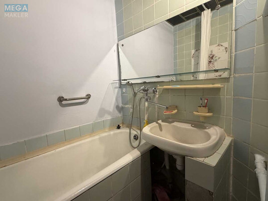 Продаж 3 кімнатної квартири (70/40/8), 6 пов. 9 пов. будинку, <a class="location-link" href="/kiev/" title="Недвижимость Київ">Київ</a>, <a class="location-link" href="/kiev/darnickij/" title="Недвижимость Дарницький район">Дарницький р-н</a>, Здолбунівська вул., 7а (изображение 14)
