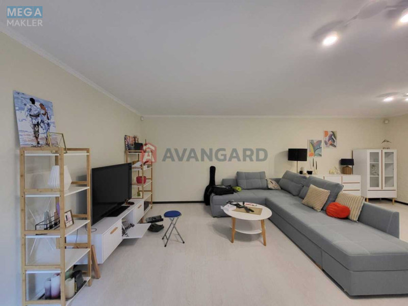 Продаж дома, 2&nbsp;поверху, 277&nbsp;кв.м, 4&nbsp;кімнати, ділянка 10&nbsp;соток, <a class="location-link" href="/glevaha/" title="Недвижимость Глеваха">Глеваха</a>, Лінія, 15 (изображение 11)