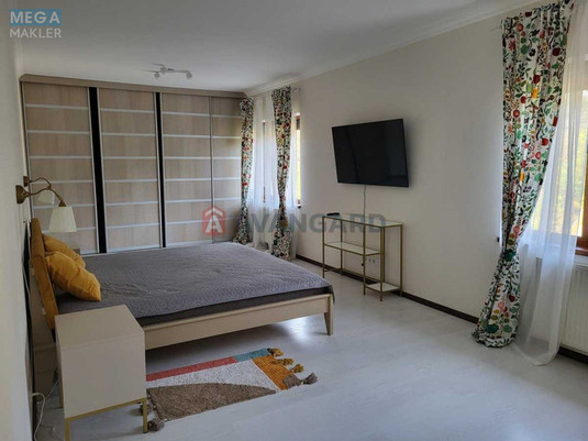 Продаж дома, 2&nbsp;поверху, 277&nbsp;кв.м, 4&nbsp;кімнати, ділянка 10&nbsp;соток, <a class="location-link" href="/glevaha/" title="Недвижимость Глеваха">Глеваха</a>, Лінія, 15 (изображение 15)