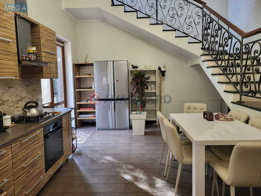 Продаж дома, 2&nbsp;поверху, 277&nbsp;кв.м, 4&nbsp;кімнати, ділянка 10&nbsp;соток, <a class="location-link" href="/glevaha/" title="Недвижимость Глеваха">Глеваха</a>, Лінія, 15 (изображение 20)