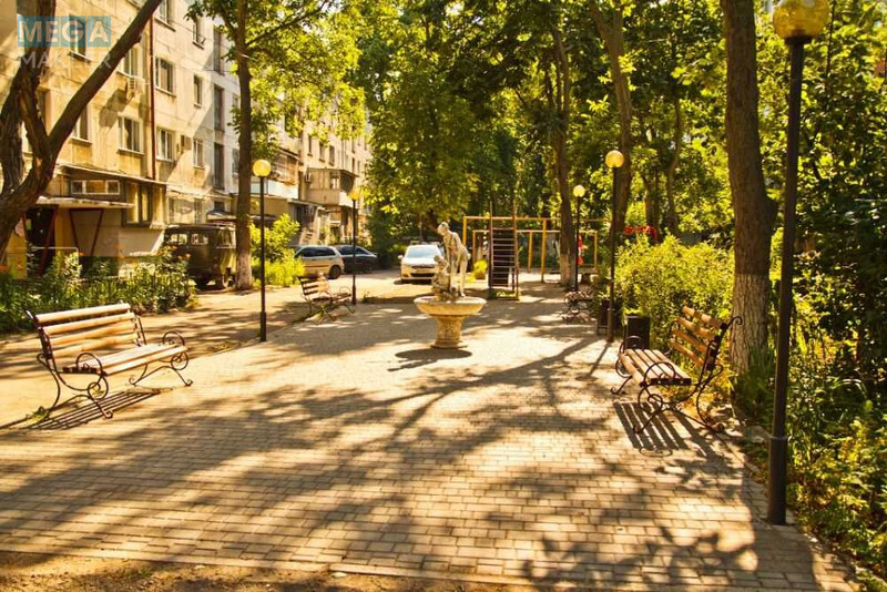 Оренда 3 кімнатної квартири, <a class="location-link" href="/odessa/" title="Недвижимость Одеса">Одеса</a>, <a class="location-link" href="/odessa/primorskij/" title="Недвижимость Приморський район">Приморський р-н</a>, Фонтанская дорога, 16/5 (изображение 2)