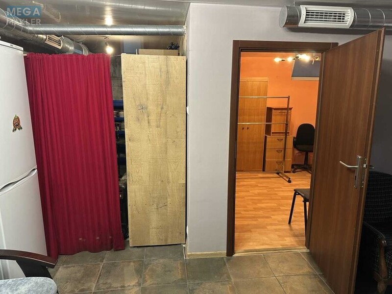 Оренда комерційної нерухомості, 90&nbsp;кв.м, <a class="location-link" href="/kiev/" title="Недвижимость Київ">Київ</a>, <a class="location-link" href="/kiev/solomenskij/" title="Недвижимость Солом'янський район">Солом'янський р-н</a>, Єреванська вул., 12 (изображение 6)