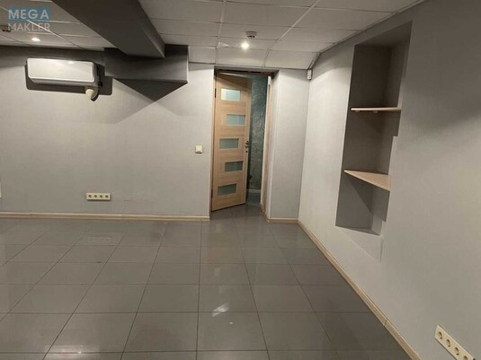 Продаж комерційної нерухомості, 142,30&nbsp;кв.м, под офис, <a class="location-link" href="/kiev/" title="Недвижимость Київ">Київ</a>, <a class="location-link" href="/kiev/podolskij/" title="Недвижимость Подільський район">Подільський р-н</a>, Почайнинская ул., 42/48 (изображение 8)