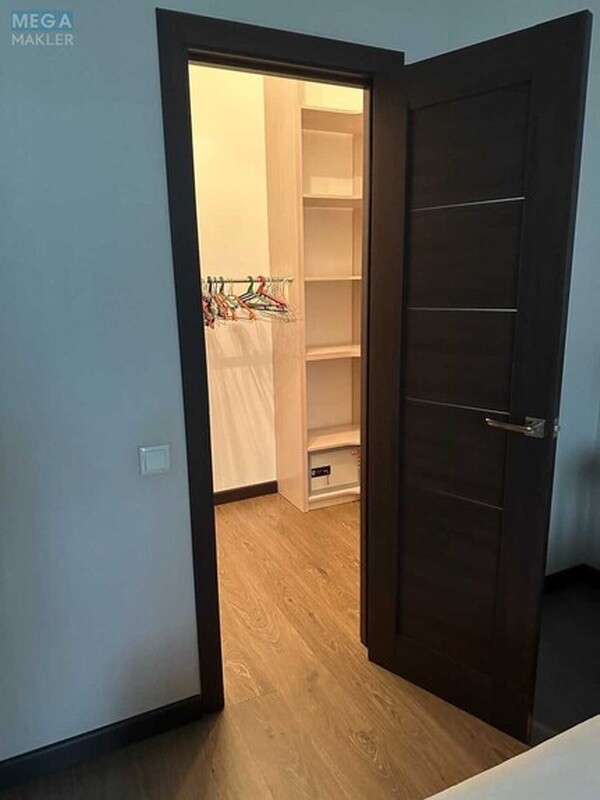 Продаж 2 кімнатної квартири (93/55/20), 3 пов. 27 пов. будинку, <a class="location-link" href="/kiev/" title="Недвижимость Київ">Київ</a>, <a class="location-link" href="/kiev/pecherskij/" title="Недвижимость Печерський район">Печерський р-н</a>, Щорса ул., 44а (изображение 12)