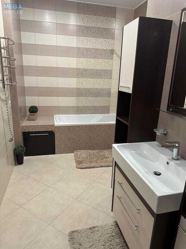Продаж 2 кімнатної квартири (93/55/20), 3 пов. 27 пов. будинку, <a class="location-link" href="/kiev/" title="Недвижимость Київ">Київ</a>, <a class="location-link" href="/kiev/pecherskij/" title="Недвижимость Печерський район">Печерський р-н</a>, Щорса ул., 44а (изображение 17)