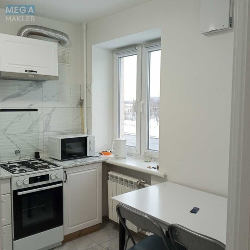 Продаж 1 кімнатної квартири (33/17/6), 3 пов. 5 пов. будинку, <a class="location-link" href="/kiev/" title="Недвижимость Київ">Київ</a>, <a class="location-link" href="/kiev/dneprovskij/" title="Недвижимость Дніпровський район">Дніпровський р-н</a>, Верховної Ради бульв., 33/1 (изображение 10)