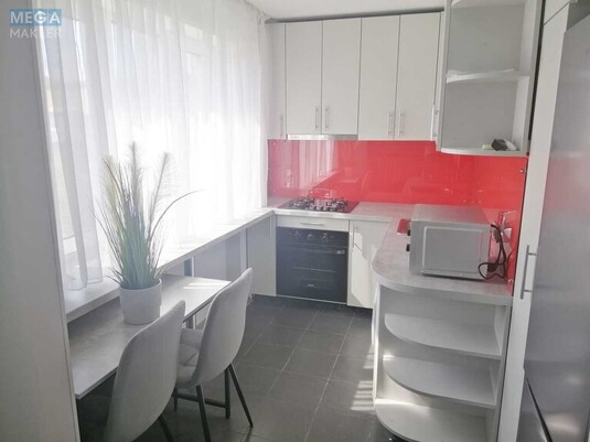 Продаж 1 кімнатної квартири (35/17/7), 9 пов. 9 пов. будинку, <a class="location-link" href="/kiev/" title="Недвижимость Київ">Київ</a>, <a class="location-link" href="/kiev/pecherskij/" title="Недвижимость Печерський район">Печерський р-н</a>, Лаврська вул., 4 (изображение 7)