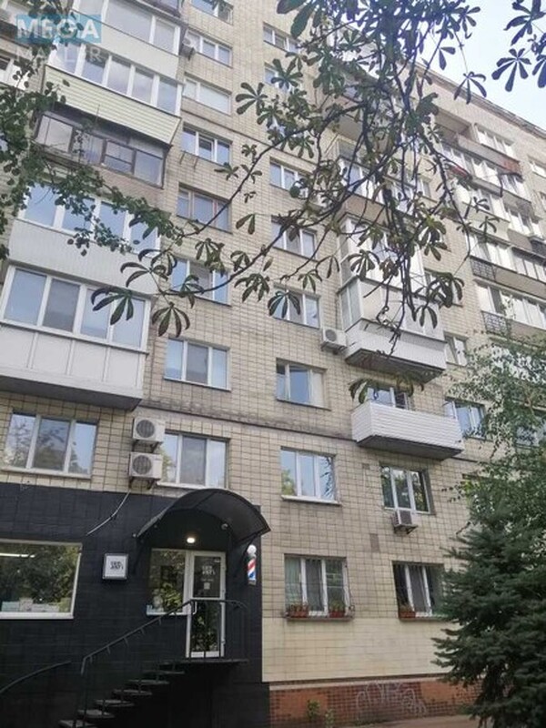 Продаж 1 кімнатної квартири (35/17/7), 9 пов. 9 пов. будинку, <a class="location-link" href="/kiev/" title="Недвижимость Київ">Київ</a>, <a class="location-link" href="/kiev/pecherskij/" title="Недвижимость Печерський район">Печерський р-н</a>, Лаврська вул., 4 (изображение 14)