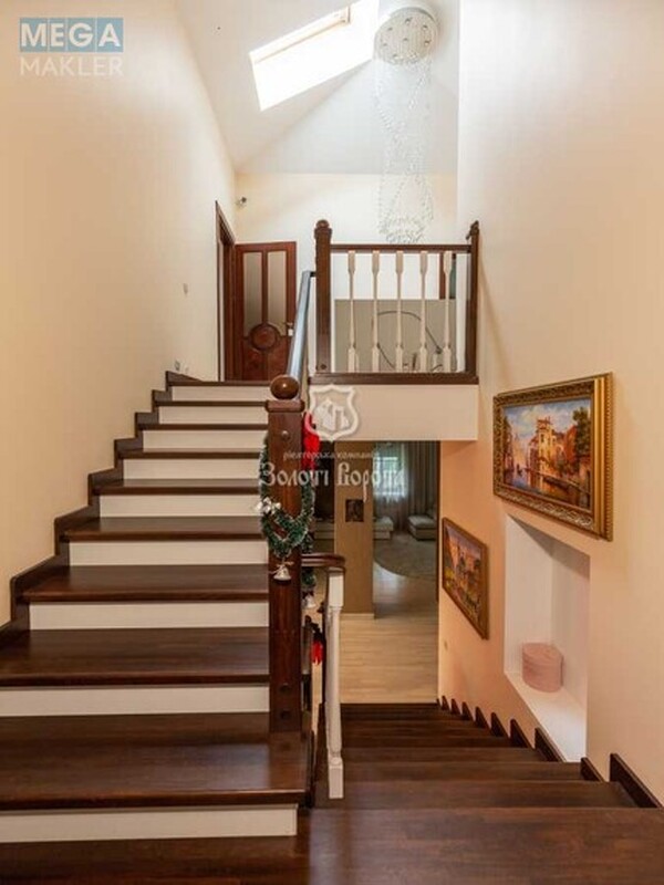 Продаж дома, 2&nbsp;поверху, 296,10&nbsp;кв.м, 4&nbsp;кімнати, ділянка 20&nbsp;соток, <a class="location-link" href="/vishenki-selo-kv/" title="Недвижимость Вишеньки">Вишеньки</a>, Грушевського вул., 2 (изображение 11)