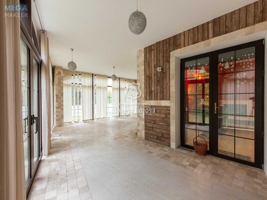 Продаж дома, 2&nbsp;поверху, 296,10&nbsp;кв.м, 4&nbsp;кімнати, ділянка 20&nbsp;соток, <a class="location-link" href="/vishenki-selo-kv/" title="Недвижимость Вишеньки">Вишеньки</a>, Грушевського вул., 2 (изображение 23)