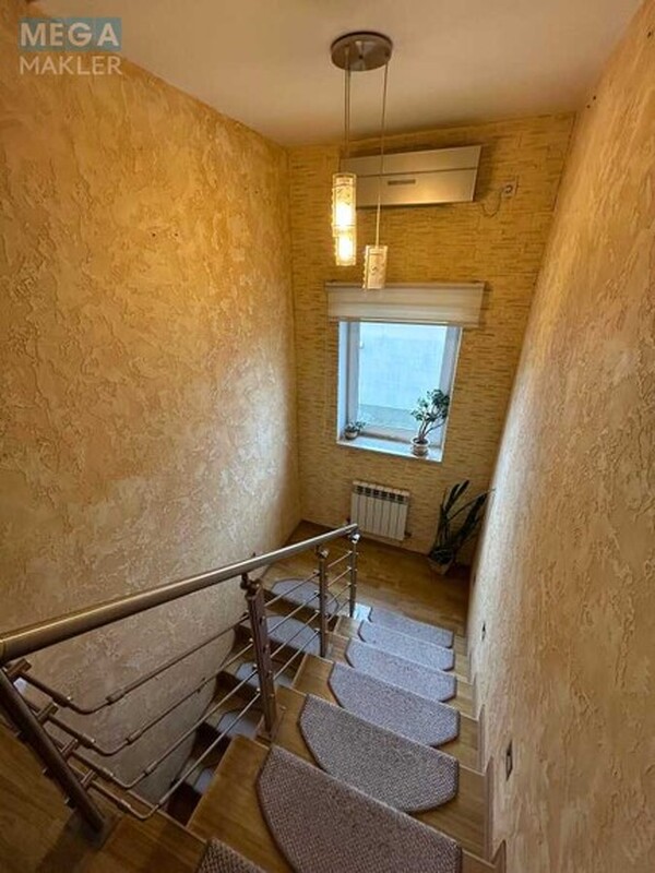 Продаж дома, 2&nbsp;поверху, 185&nbsp;кв.м, 5&nbsp;кімнат, ділянка 8&nbsp;соток, <a class="location-link" href="/novye-petrovcy/" title="Недвижимость Нові Петрівці">Нові Петрівці</a>, Вишневая, 17 (изображение 9)